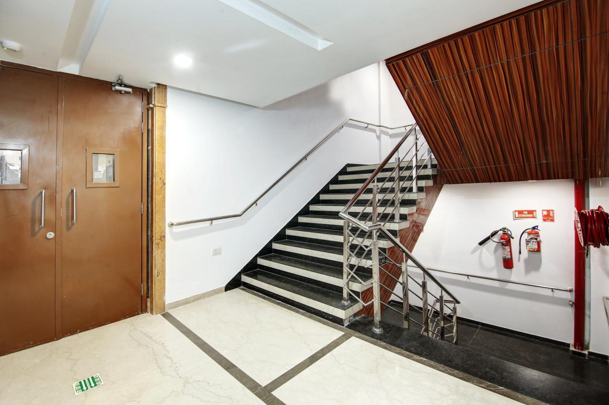 Hotel Neu Villa - Near Connaught Place & New Delhi Railway Station Exterior photo