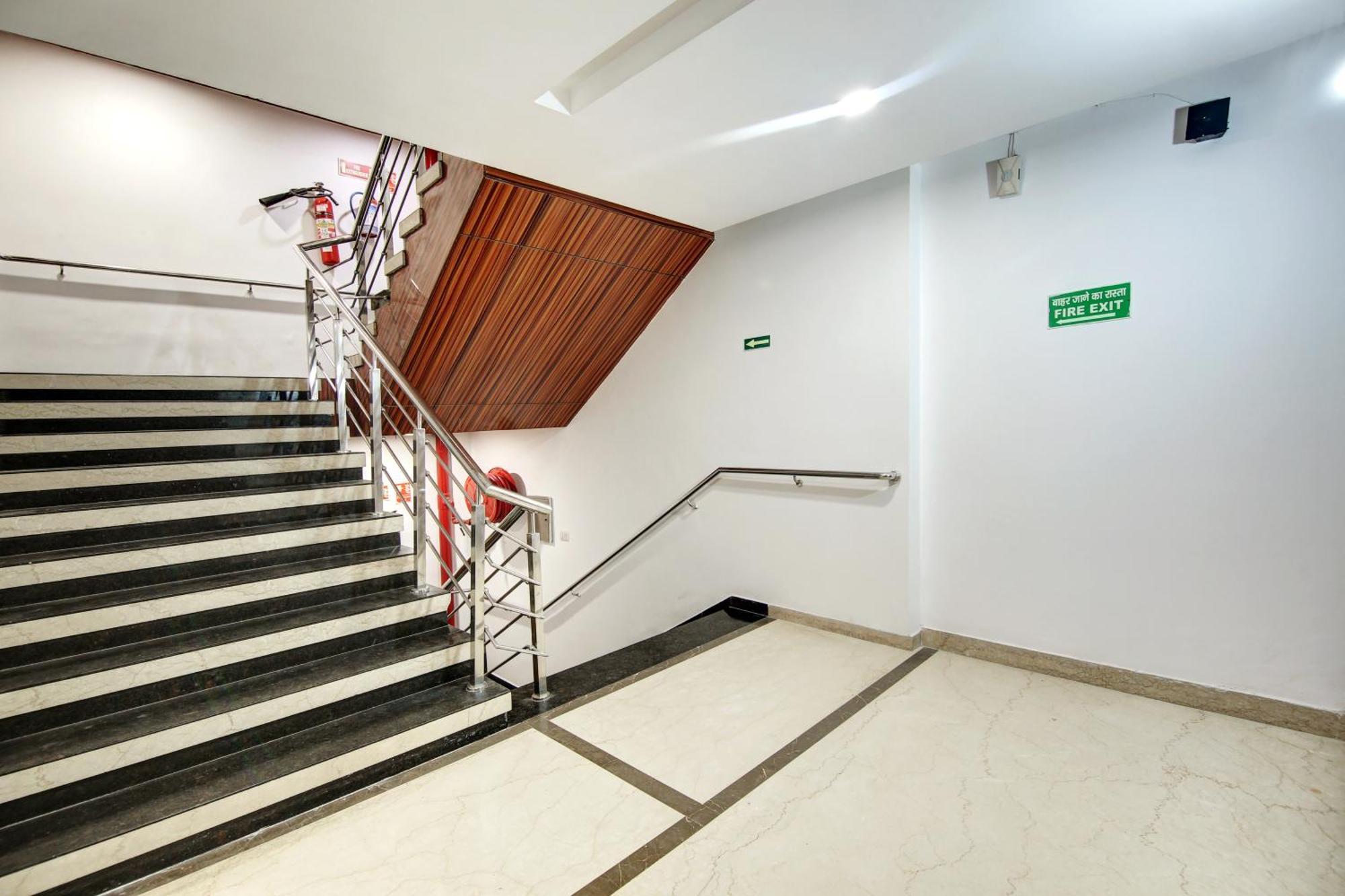 Hotel Neu Villa - Near Connaught Place & New Delhi Railway Station Exterior photo